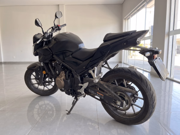 Honda CB 500F 2022/2022, traseira