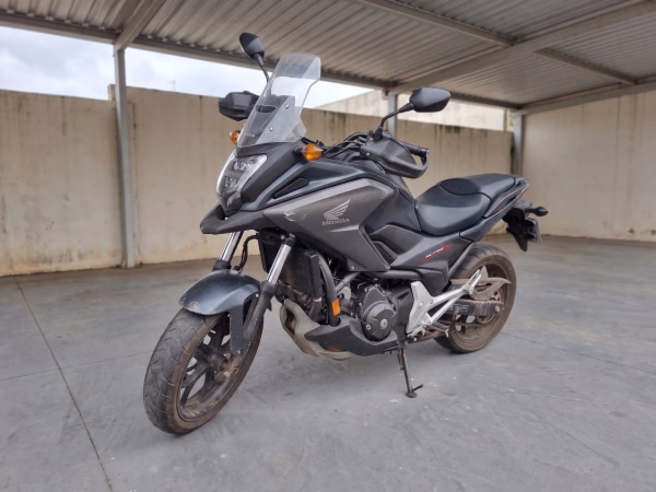 Honda NC 750X DCT 2021/2021, frente 3/4