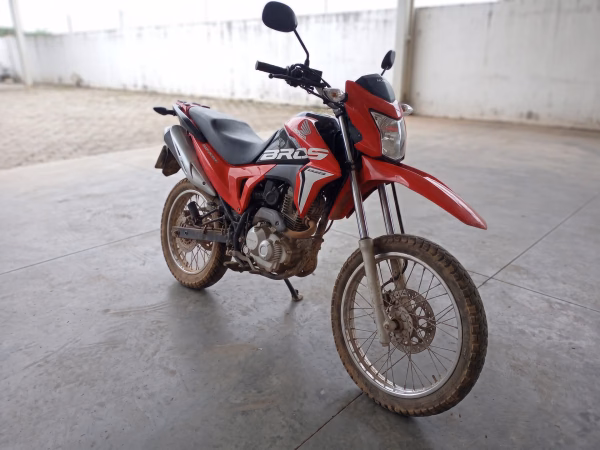 Honda NXR 160 Bros ESDD 2022/2023, frente 3/4